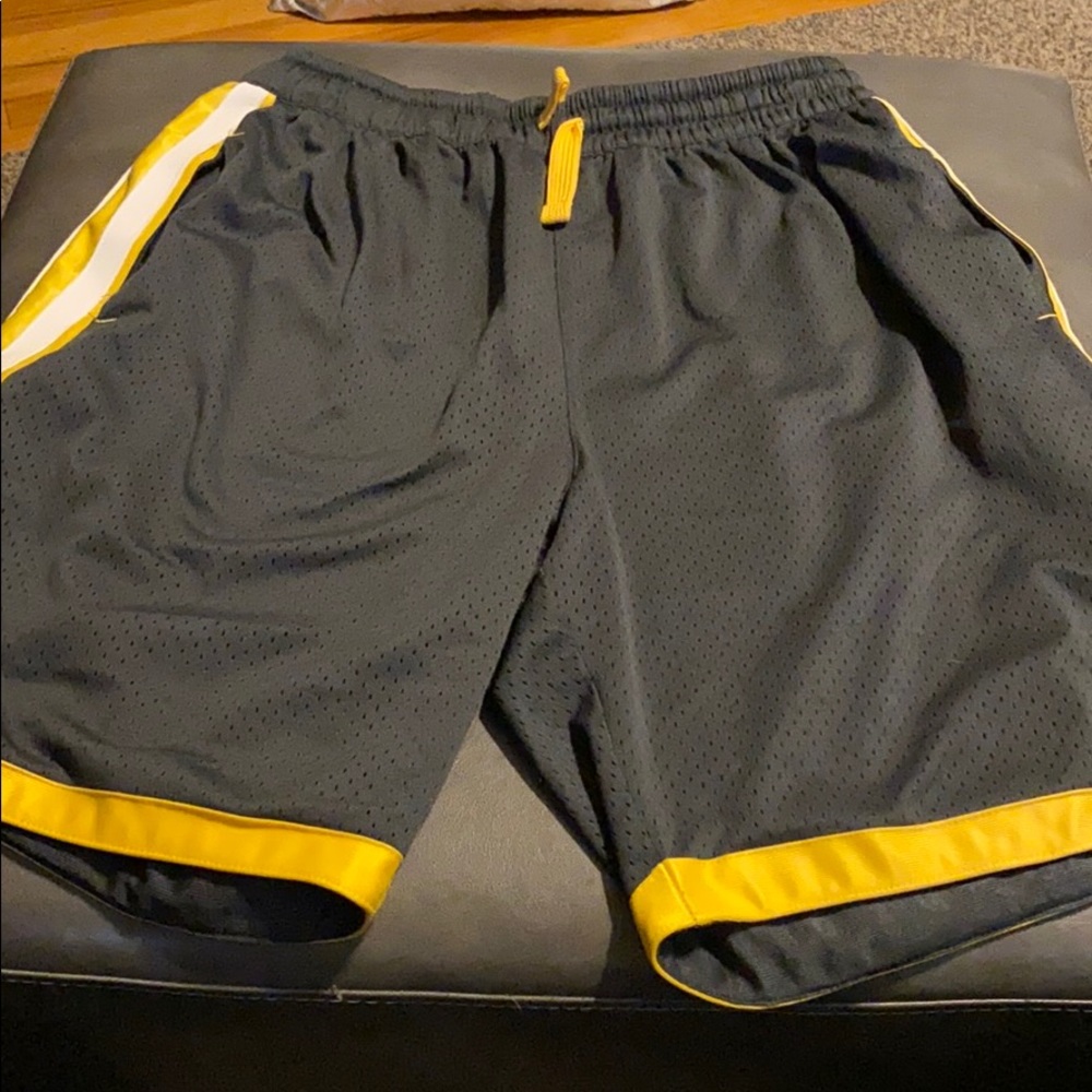 Men’s Basketball Shorts